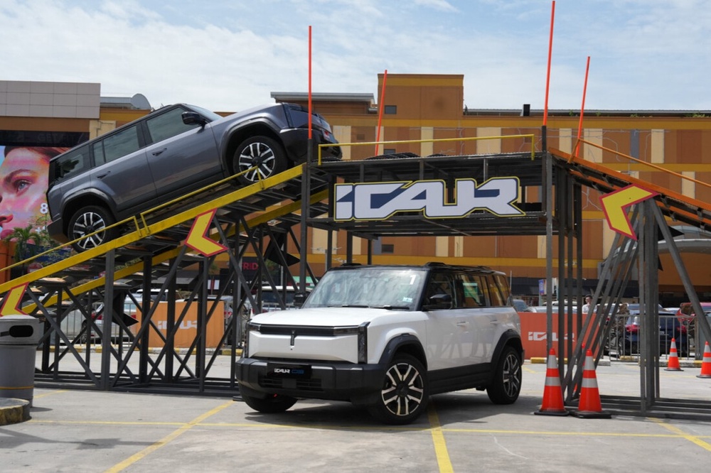iCaur-03-iExperience-Drive-3.jpg