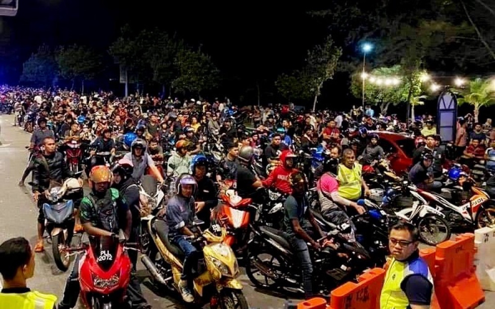 Mat-rempit-tahun-baru-fb-1-FMT.jpg