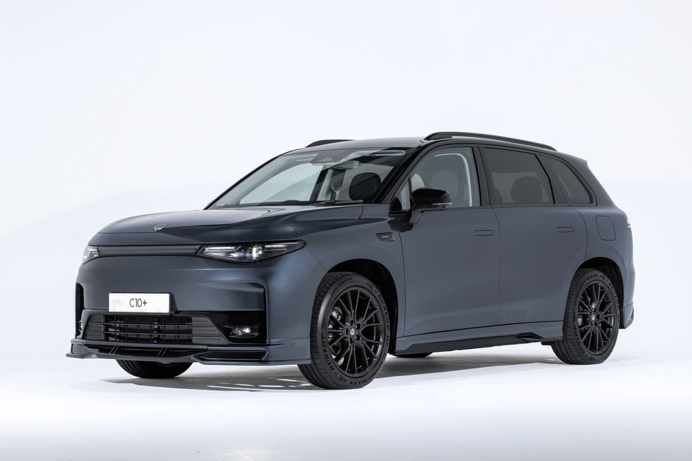 Leapmotor-C10-Plus-Night-Edition-(Front-Quarter).jpg