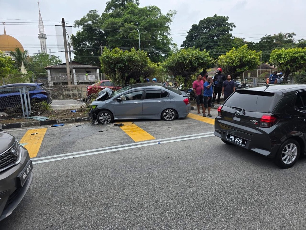 Motorcyclist Dies After Being Hit by Speeding Car in Klang - Newswav