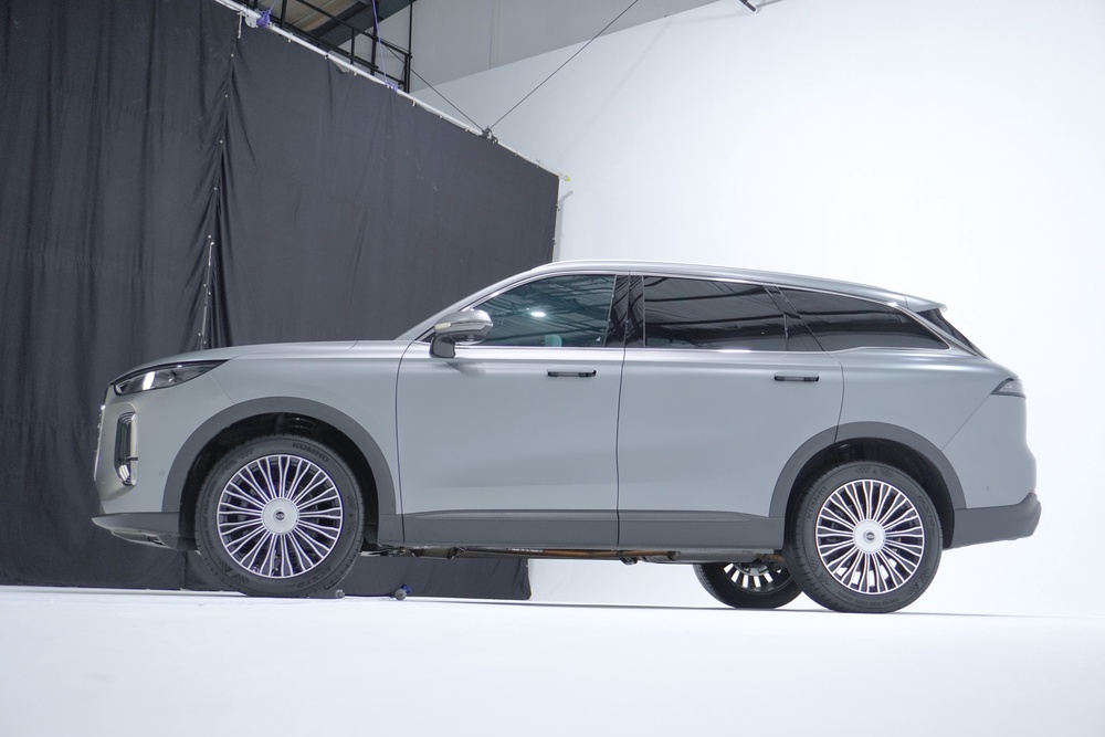 CariCarz-CarzAutomedia-SN-Chery-Tiggo-9-Launched-Malaysia-Studio-14.jpg