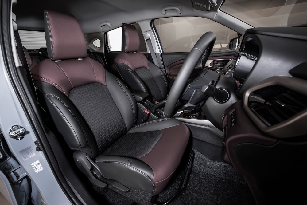 CariCarz-09-Suzuki-Fronx-Sport_Interior.jpg