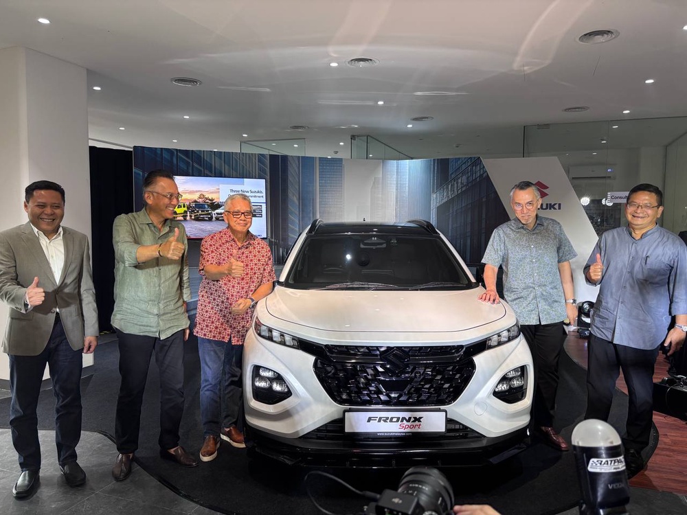 2CariCarz-Suzuki-Fronx-Sport-2026-.jpeg
