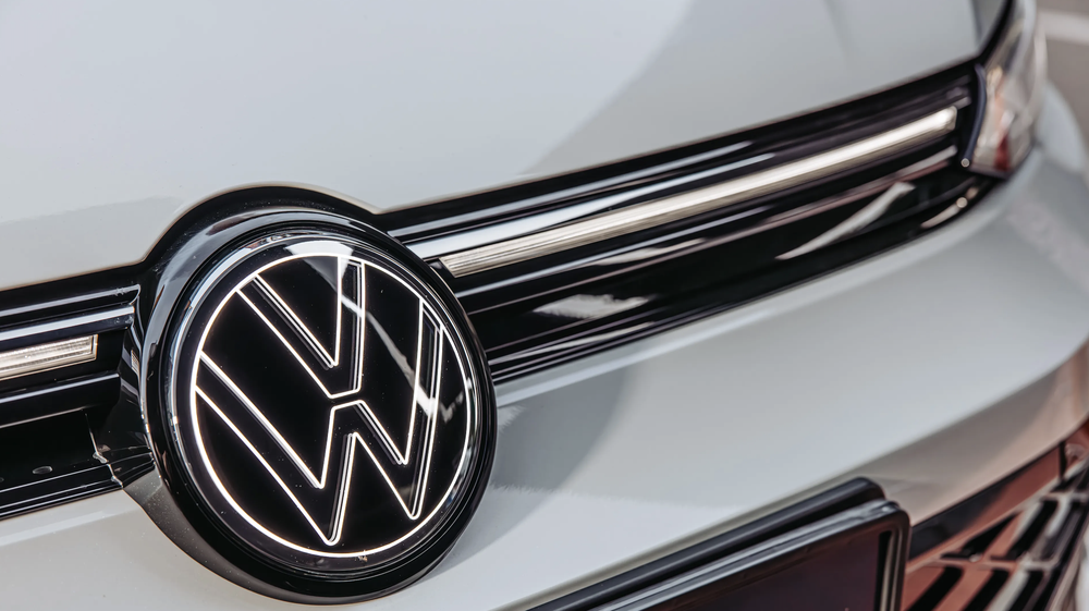 2026-Volkswagen-Golf-R-Spec-Sheet-Official-Photos-16.png