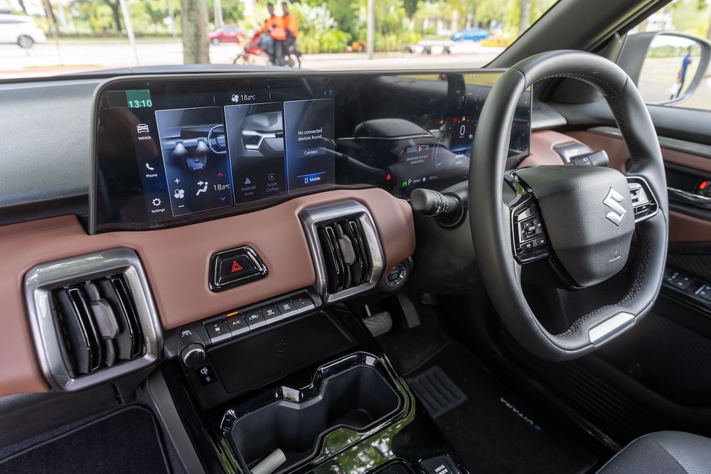 Suzuki-e-VITARA-Int-12.jpg
