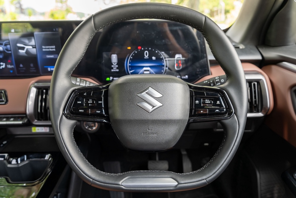 Suzuki-e-VITARA-Int-14.jpg