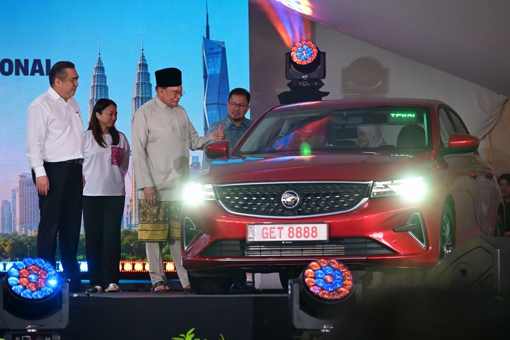 Teksi-Madani-Launched-2.jpeg