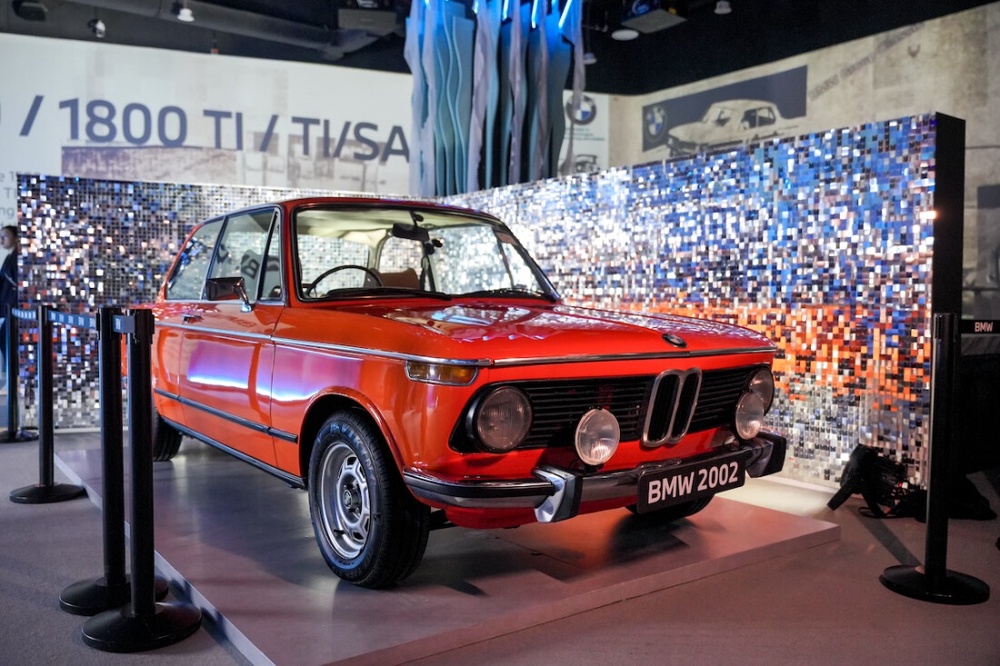 BMW-2002.jpg