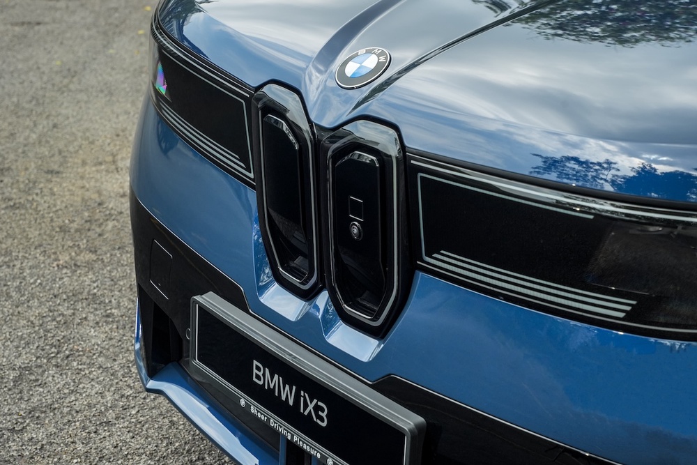 13.-New-BMW-iX3-50-xDrive-M-Sport-Pro.jpg