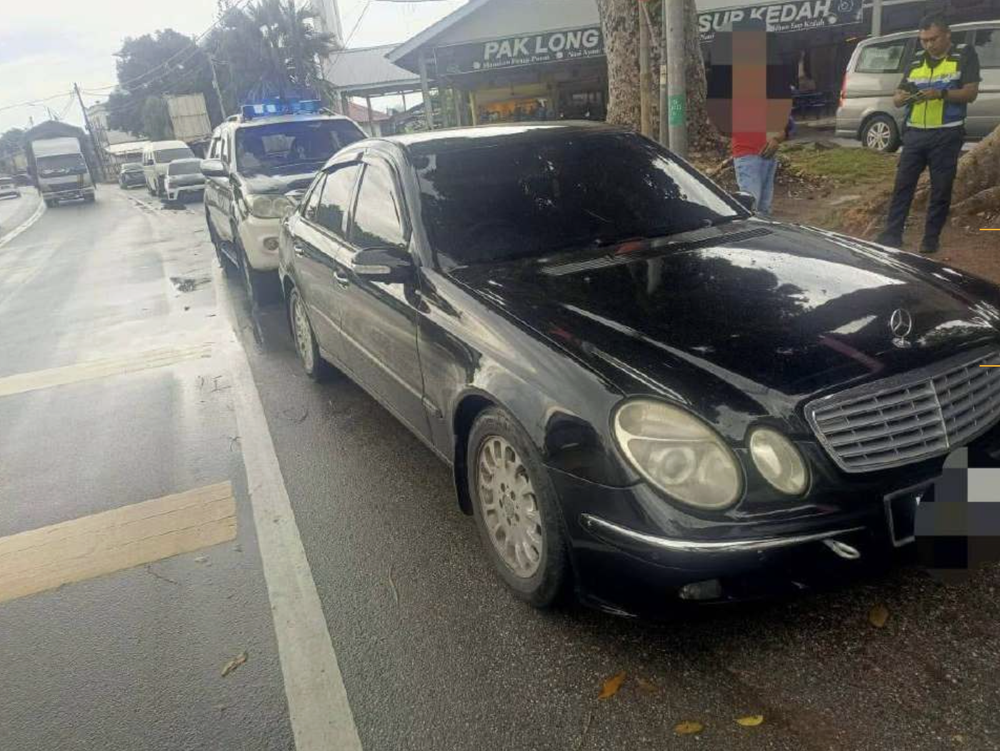 bangladeshi-mercedes-langkawi.png