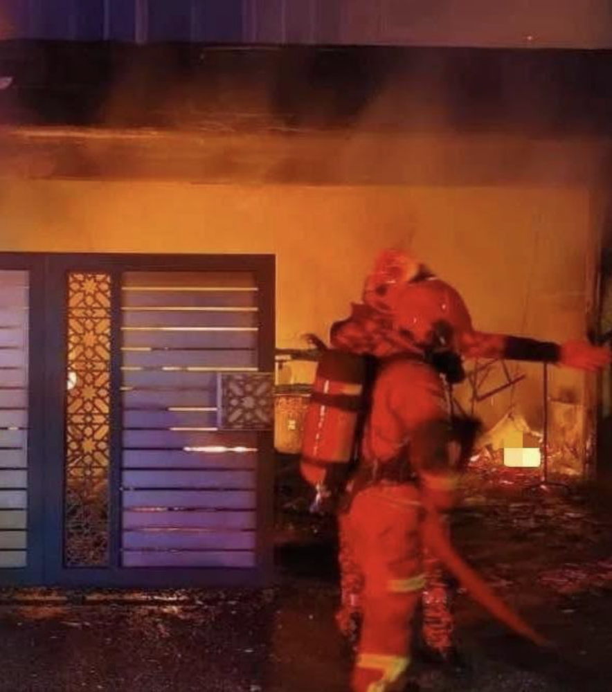 EV-Caught-Fire-Alam-Damai-Cheras-1.png