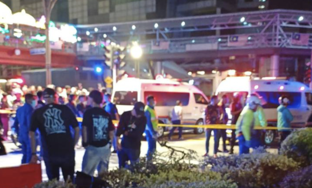 family-killed-Immigration-red-light-4.png
