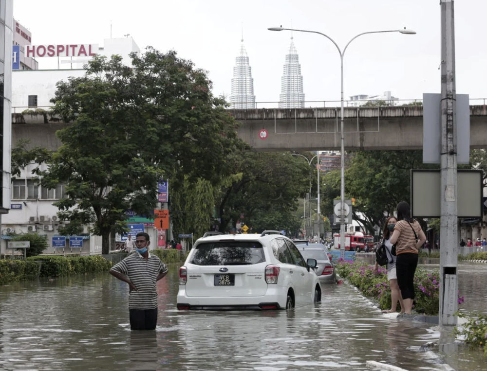 flash-flood-kl.png