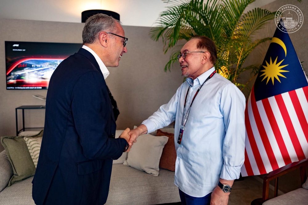 anwar-f1-discuss-ceo-1.jpg