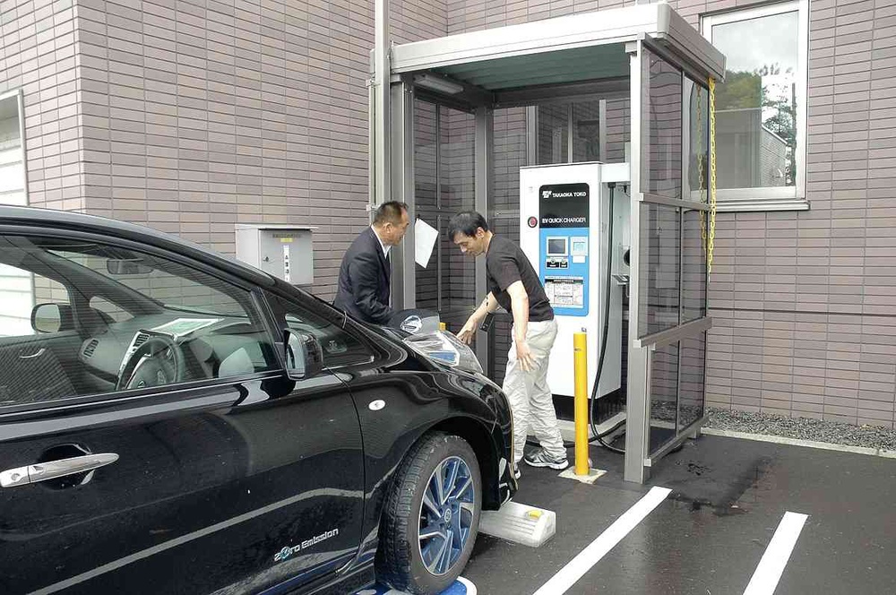 japan-ev-charger.jpg
