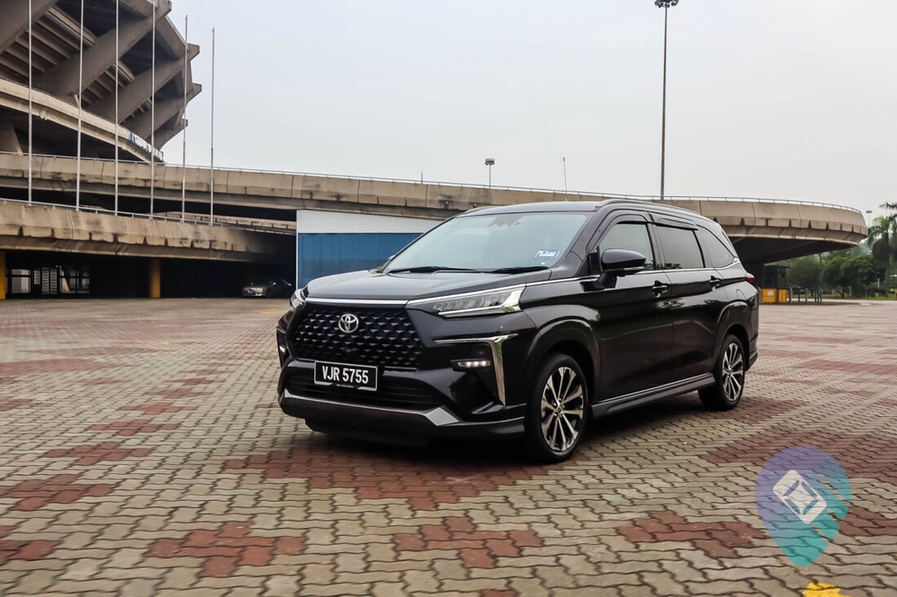 Image from: Over 55k Xpander & 28k Veloz Units On Our Roads: Can Hyundai STARGAZER Steal Sales From The Japanese Kings?