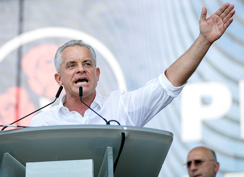Vladimir Plahotniuc gestures as he addresses a rally in Chișinău, 9 June, 2019