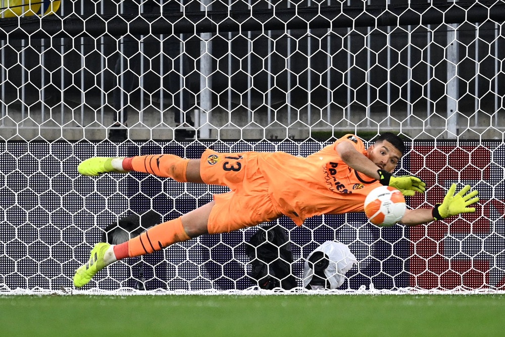 Image from: Transfer news LIVE: Arsenal identify Vinicius Jr alternatives and Cristian Romero eyes shock switch