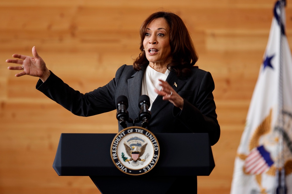 Voices: Can Kamala Harris’s Fight With Ron DeSantis About Black History ...