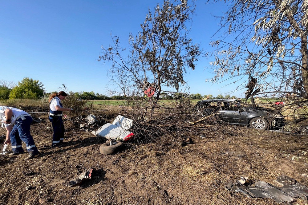 Small plane crash at air show in Hungary kills 2 and injures 3 on the(00)