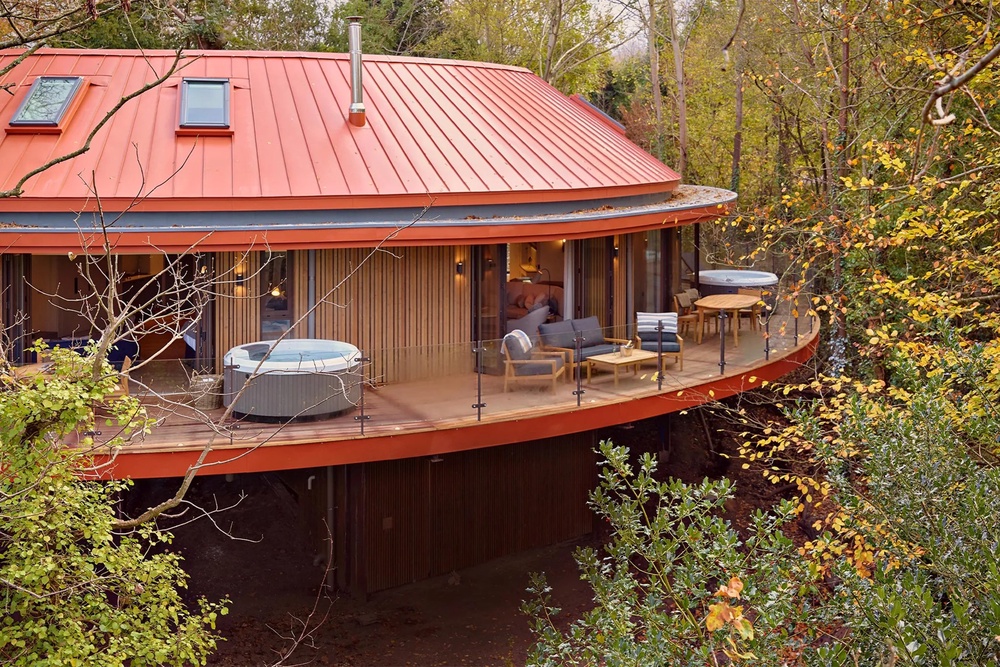 Chewton Glen offers luxury treehouse stays (Chewton Glen)