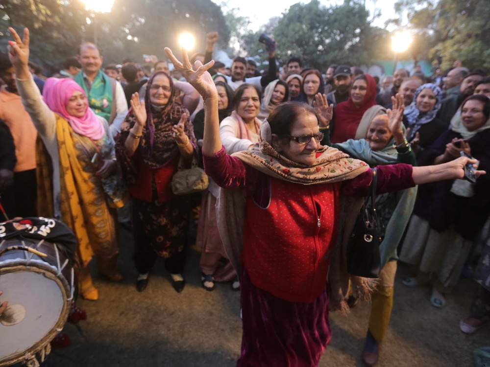 Pakistan Election Results Live Imran Khan And Nawaz Sharif Claim