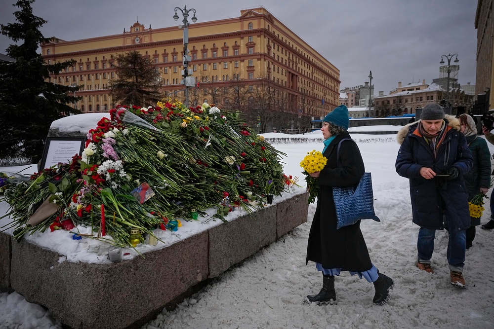 Over 400 Detained In Russia As Country Mourns The Death Of Alexei ...