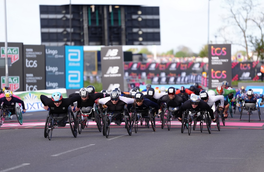 The wheelchair races are the first to get underway at the London Marathon (Zac Goodwin/PA Wire)