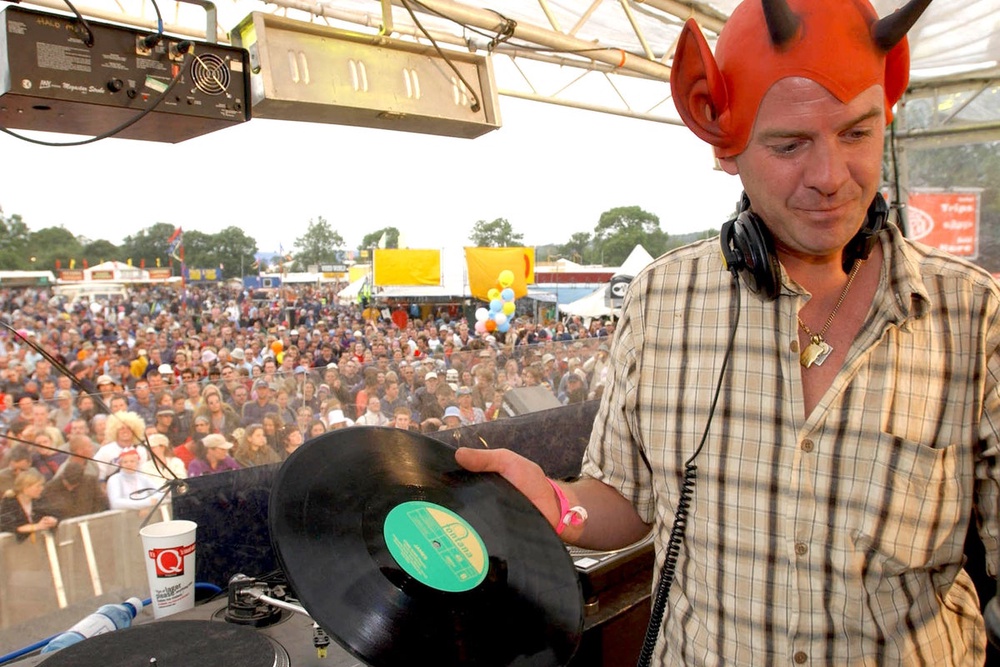 Image from: Glastonbury 2027 tickets live: Coach tickets sell out in 30 minutes as fans spot major change