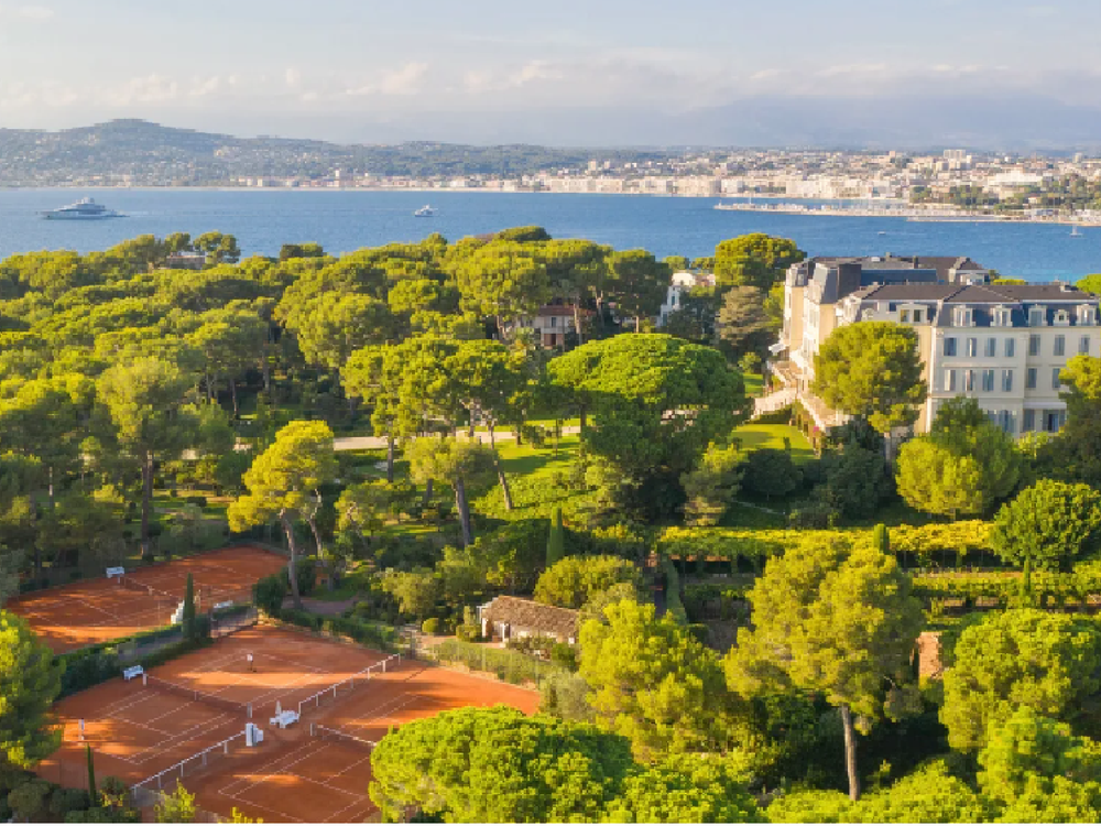 Cary Grant, Elizabeth Taylor and F. Scott Fitzgerald have stayed at Hotel Du Cap Antibes (Hotel du Cap-Eden-Roc)