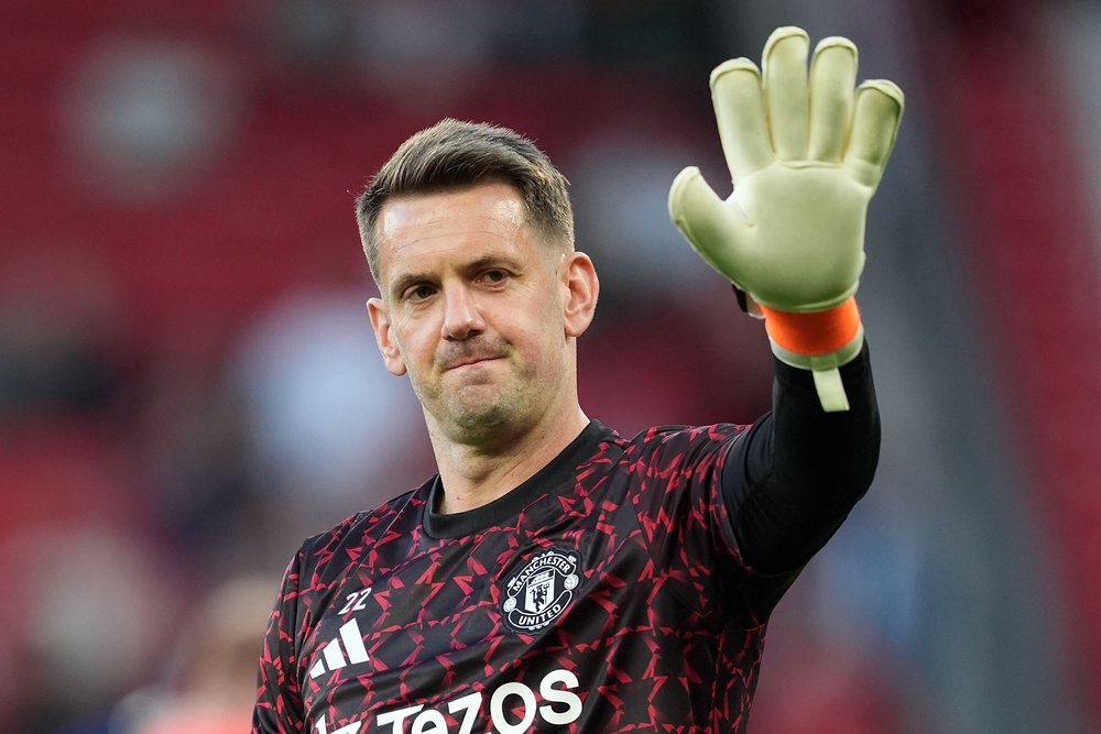 Tom Heaton has back his goalkeeping colleague to bounce back (PA Wire)