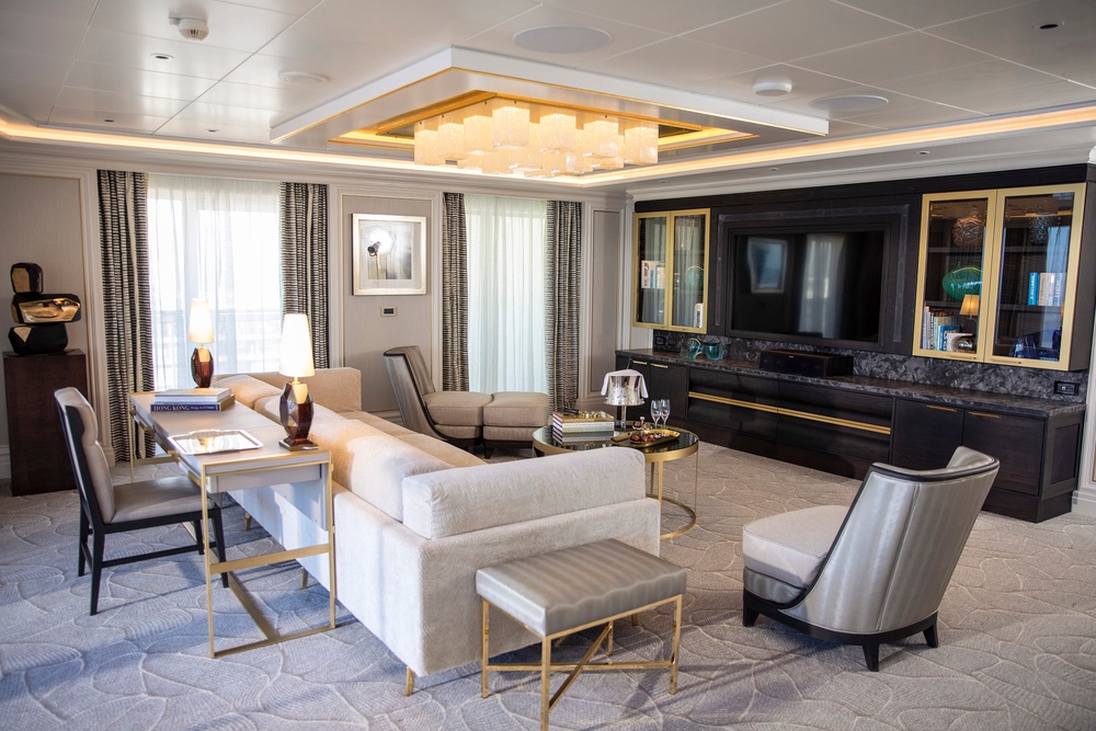 Gilded details in the Regent Suite of Seven Seas Splendor (Regent Seven Seas Cruises)