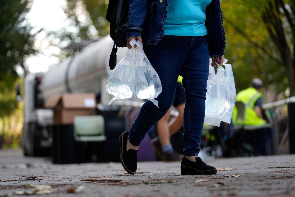 A week after Helene hit, thousands still without water struggle to find ...