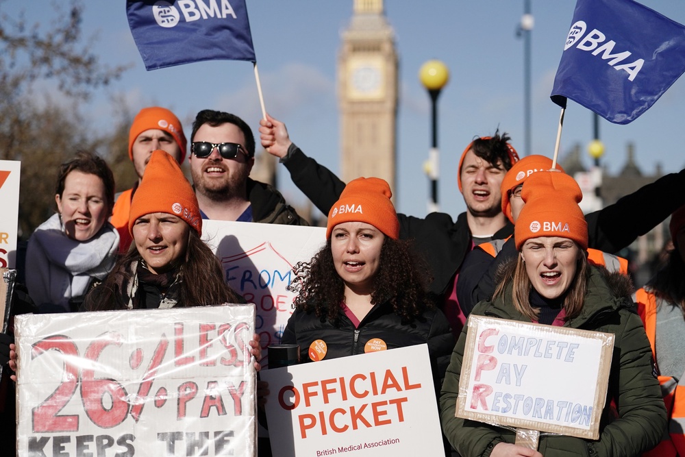 Fact check: Waiting lists, NHS strikes and immigration returns