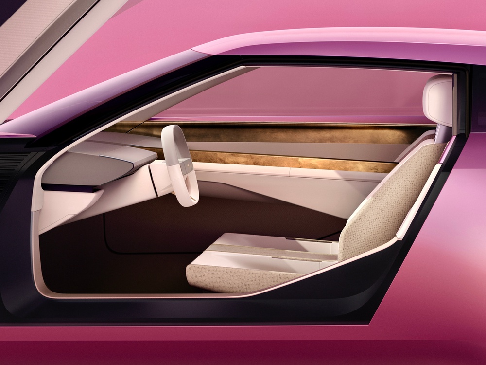 Don’t expect showcase features like the Type 00’s butterfly doors on the production model Jaguar GT (Jaguar)