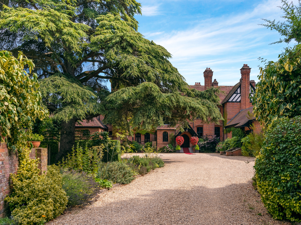 Go rambling and enjoy a world-class Thai massage at Careys Manor (Careys Manor)