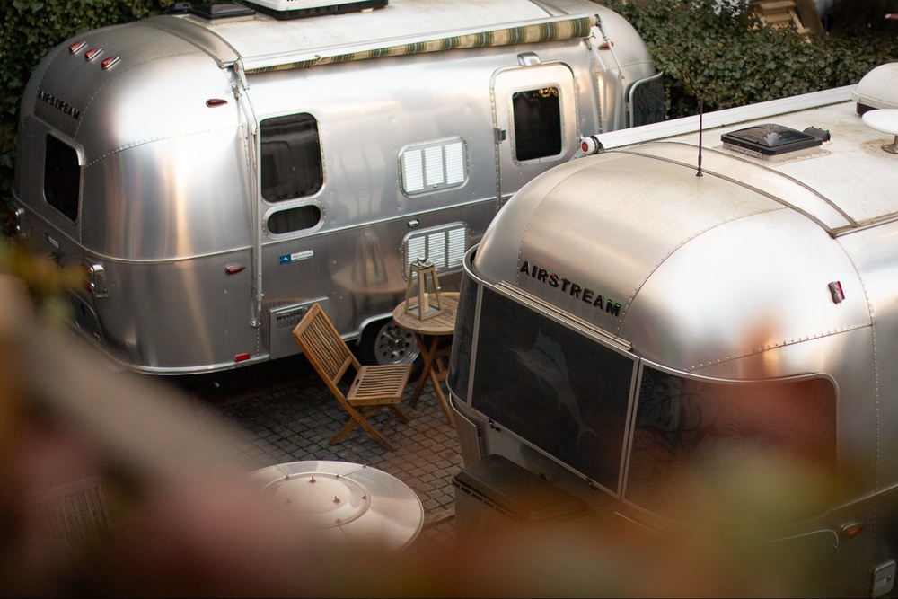 For a more unusual stay, seek out the cosy caravans at  66 Guldsmeden (66 Guldsmeden)