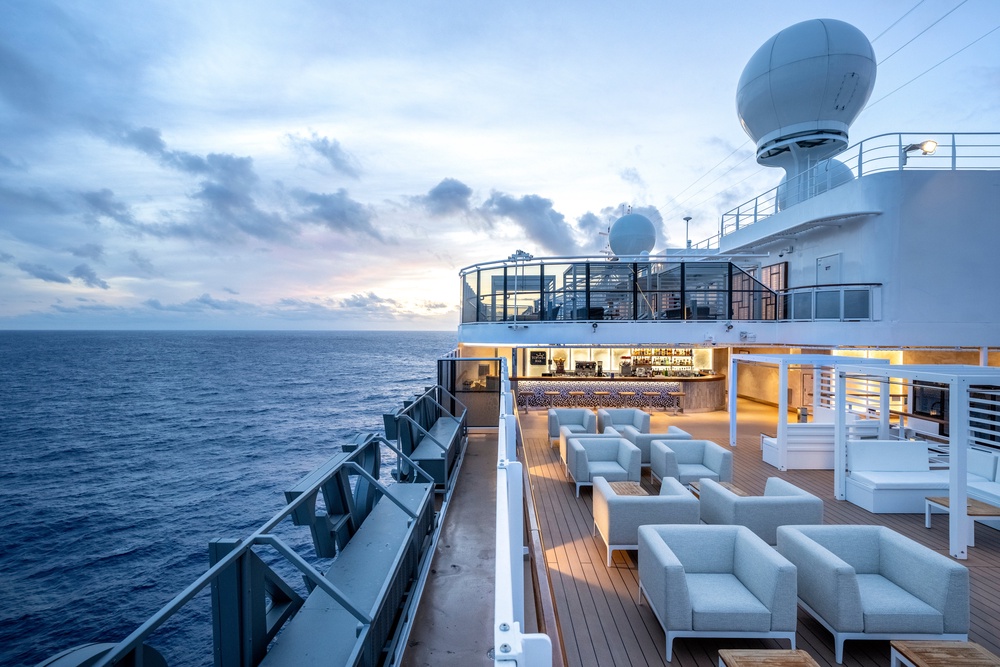 Passengers can get great views of the Caribbean water from the many bars and outdoor areas on MSC Seashore (MSC Cruises)