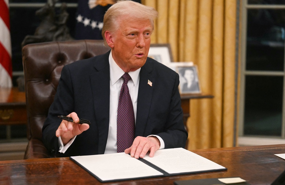 Trump orders thousands of active duty troops to the southern border to ...