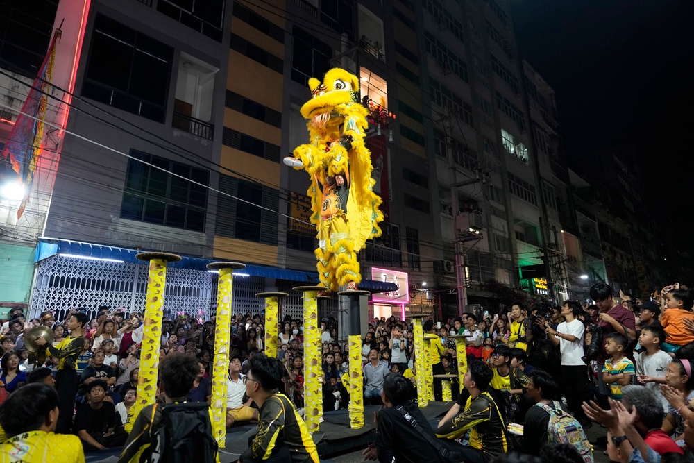 how do different countries celebrate chinese new year