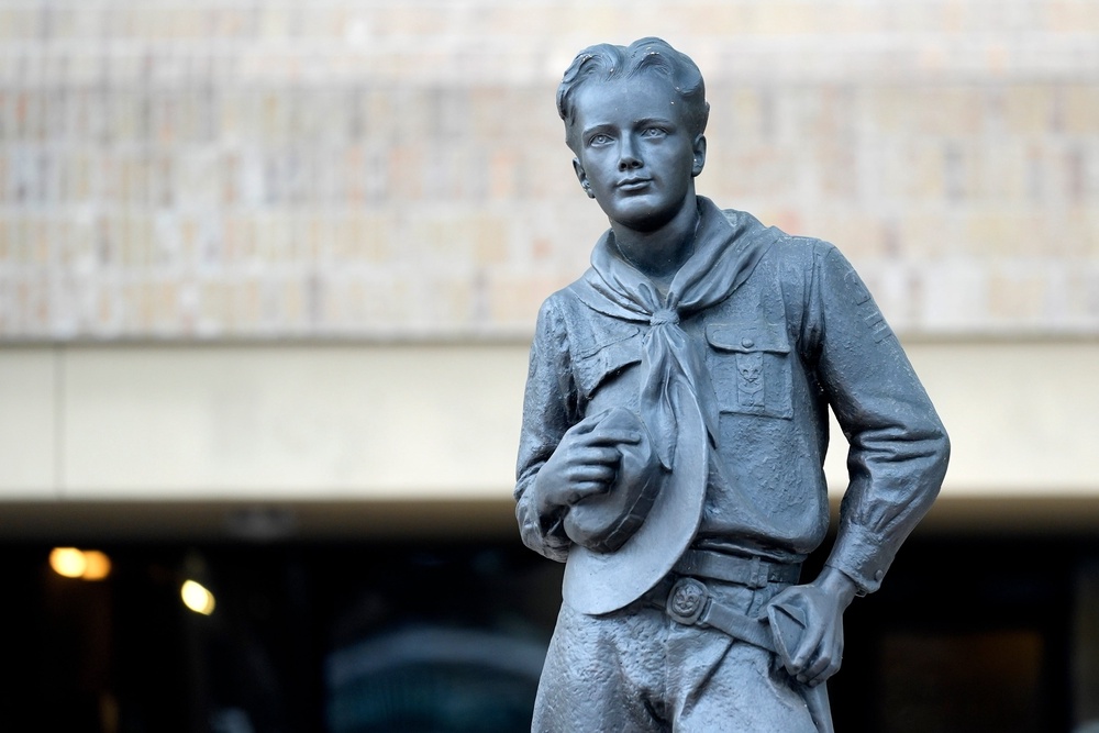 A bronze statue sits outside the Scouting America headquarters in Irving (Copyright 2025 The Associated Press. All rights reserved.)