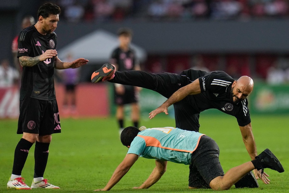 Lionel Messi S Bodyguard Banned From Touchline During Inter Miami Games