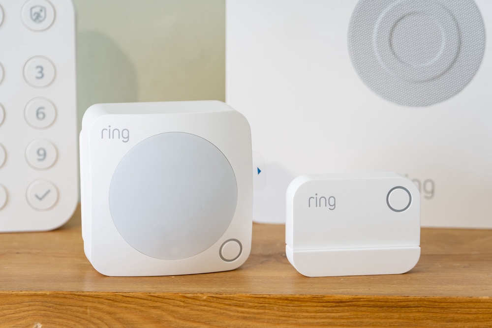 In its simplest state, the alarm includes a base station with integrated siren, a wireless keypad, a motion detector and a door/window sensor. (Alistair Charlton/The Independent)