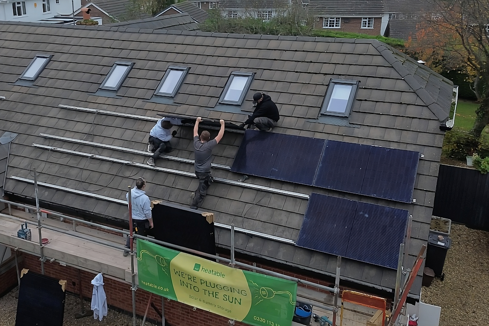 Panels are fitted on rails to the roof (Heatable)
