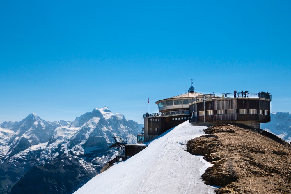 Piz Gloria restaurant is a Bond-centric spot to enjoy fondue (Getty Images)