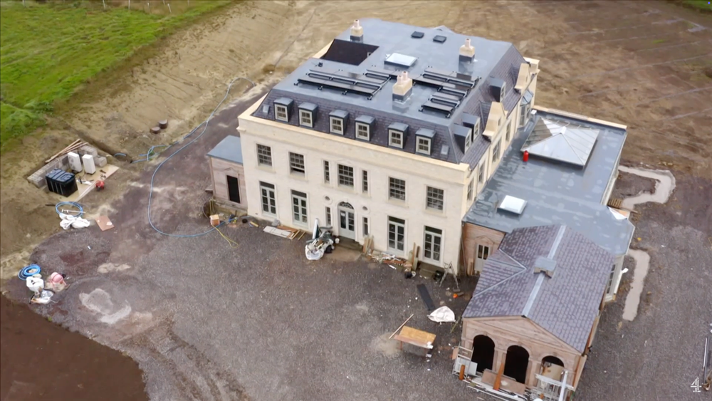 Sarah Beeny ‘told to demolish’ extension she built at ‘mini Downton ...
