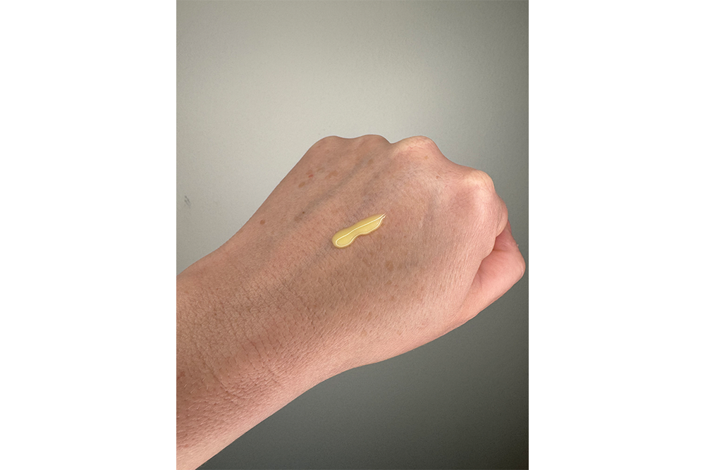 A pea-sized amount of the serum is enough to cover the face and neck (Sabine Wiesel)