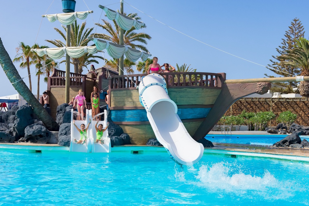 At Daisy Club, kids can enjoy games and themed activities tailored to their age (H10 Suites Lanzarote Gardens)