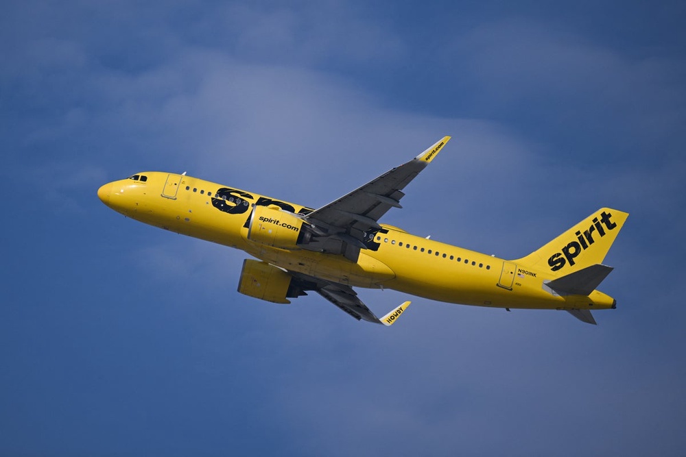 Spirit Airlines pilot ‘removed from duty’ after being arrested for(01)