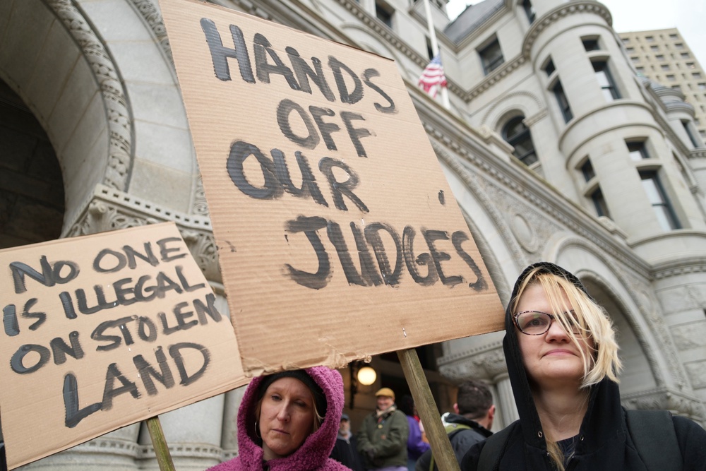 Supporters of Judge Hannah Dugan hold a rally at the U.S. Courthouse in Milwaukee (Milwaukee Independent)